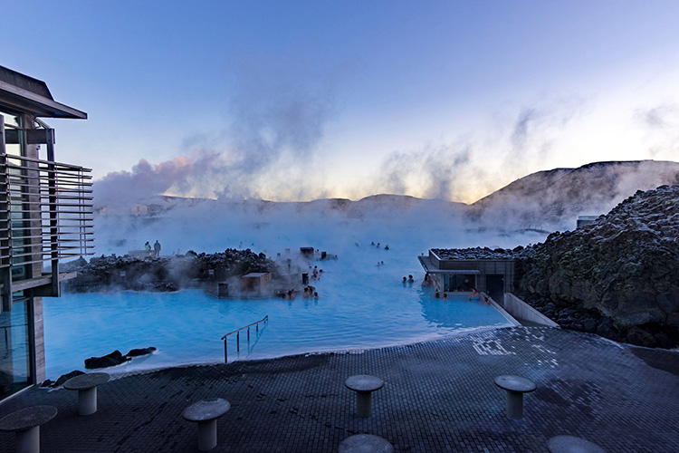 Blue-Lagoon-Spa-in-IJsland