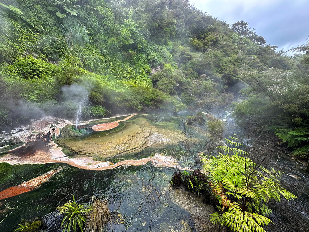 Waimangu Volcanic Valley en Inferno Crater