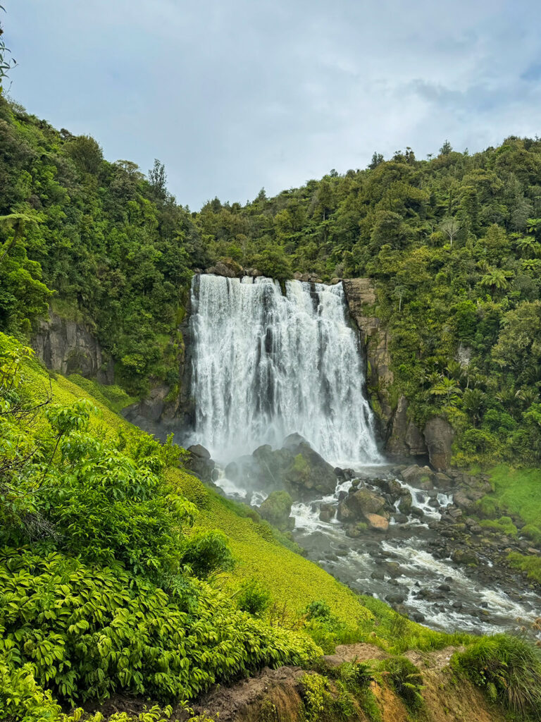 Marokopa Falls: mooiste waterval Noordeiland in het Waitomo-gebied