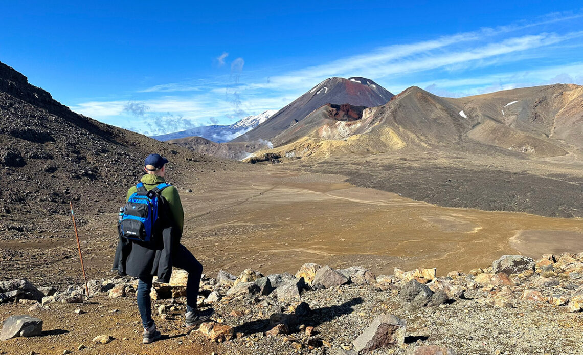 Tangariro-Alpine-Crossing-terugkijkend-naar-de-vulkaan