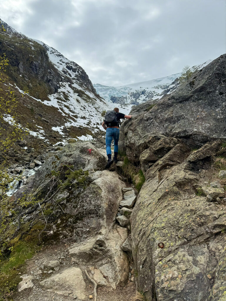 Hiken naar de gletsjer Buarbreen Folgefonna gletsjergebied